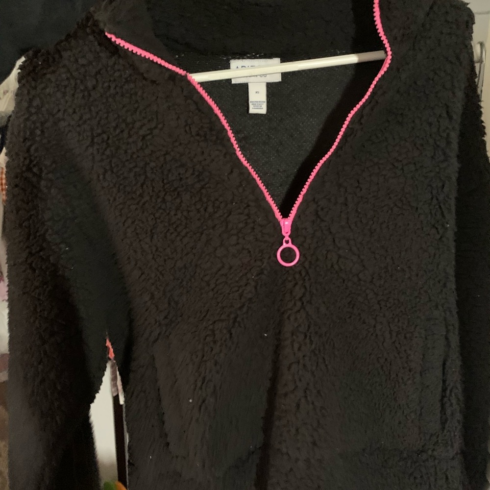 Black sherpa pullover